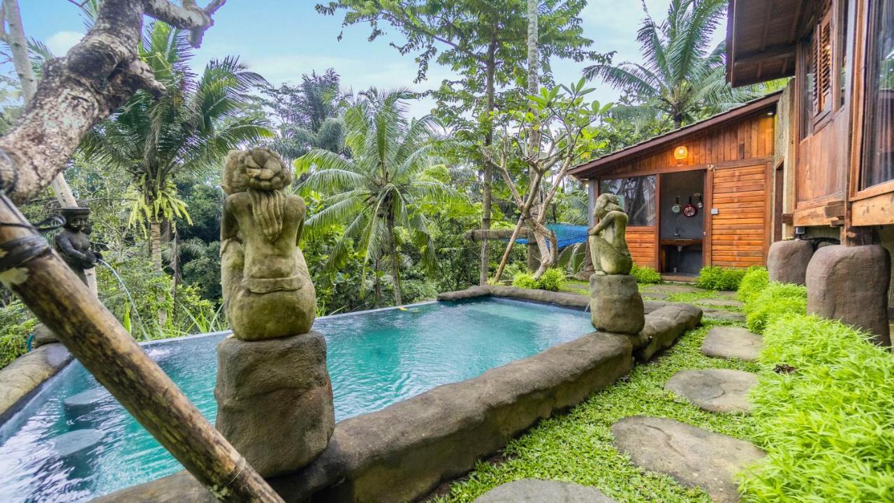 Iyume Villas テガララン エクステリア 写真