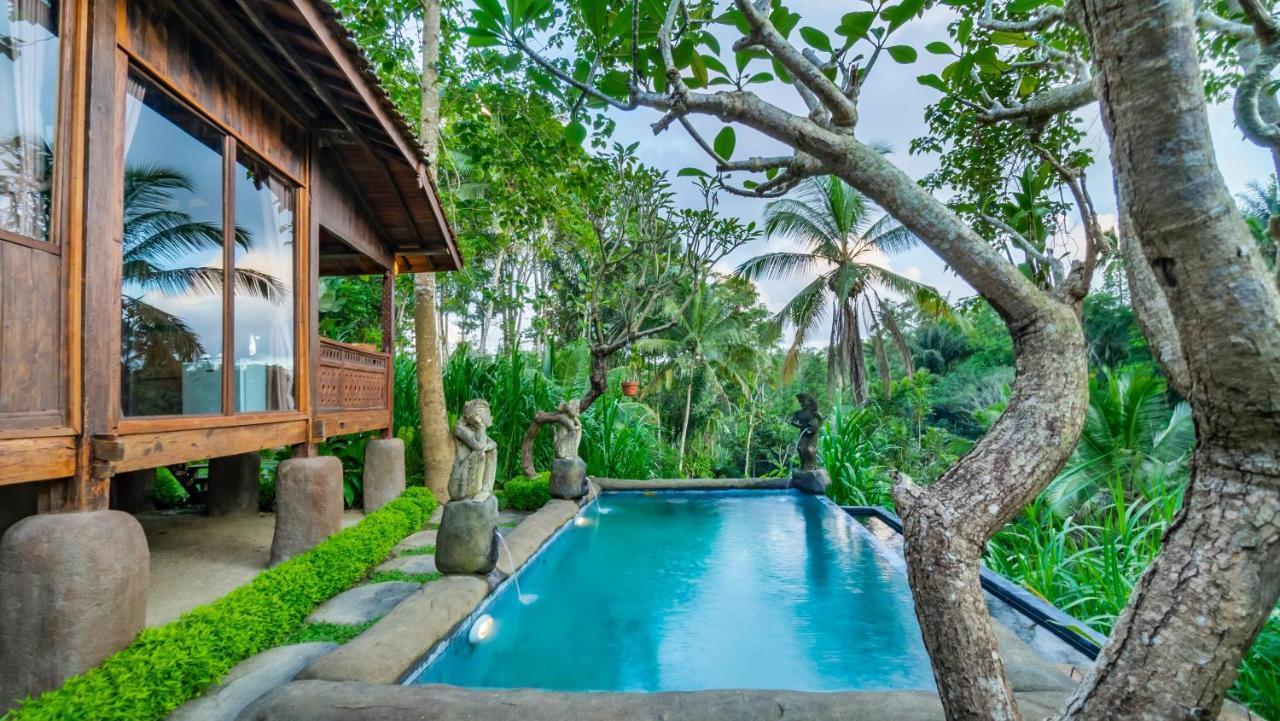 Iyume Villas テガララン エクステリア 写真