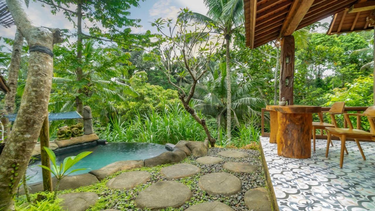 Iyume Villas テガララン エクステリア 写真