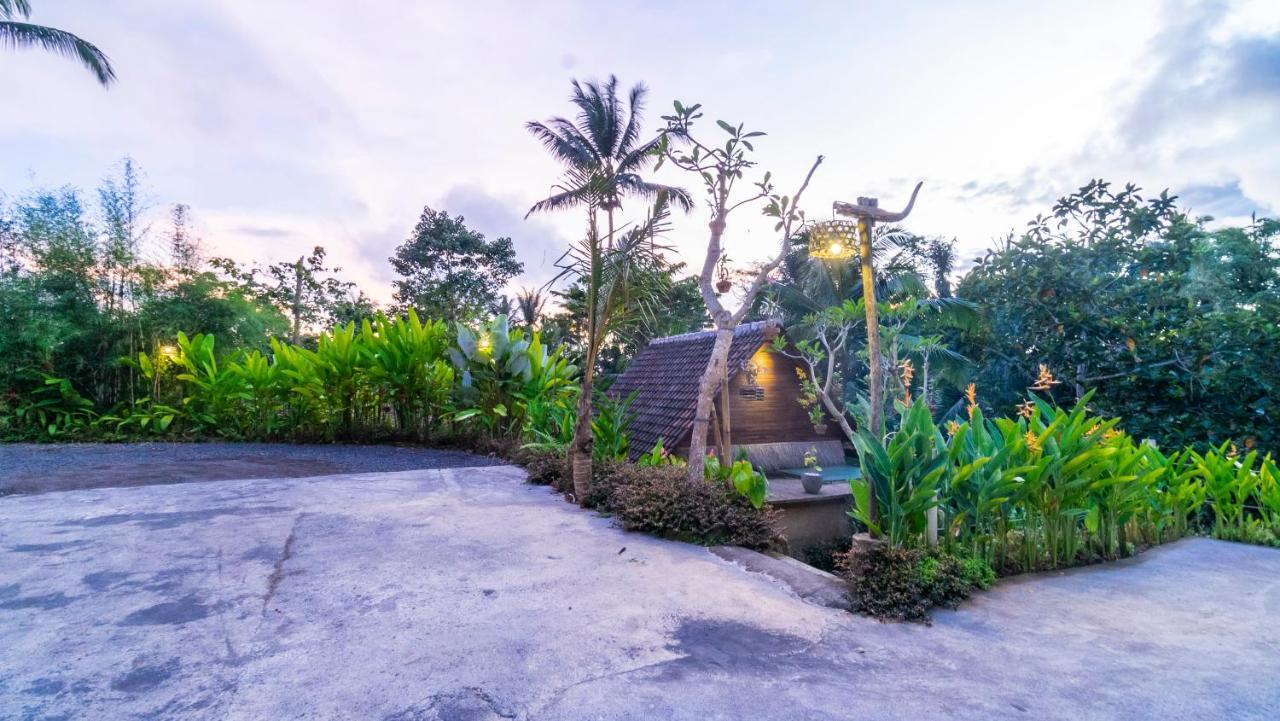 Iyume Villas テガララン エクステリア 写真